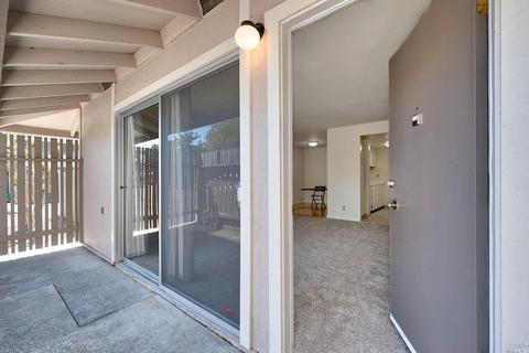 2 Roundtree Blvd, San Rafael, CA 94903 photo 3