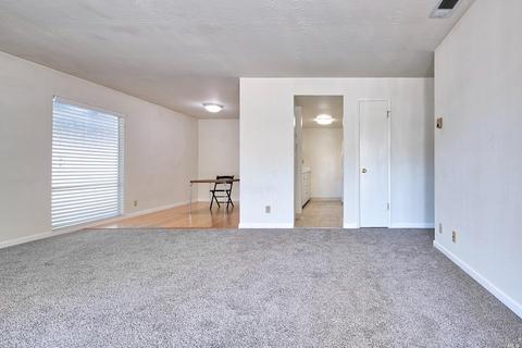 2 Roundtree Blvd, San Rafael, CA 94903 photo 4