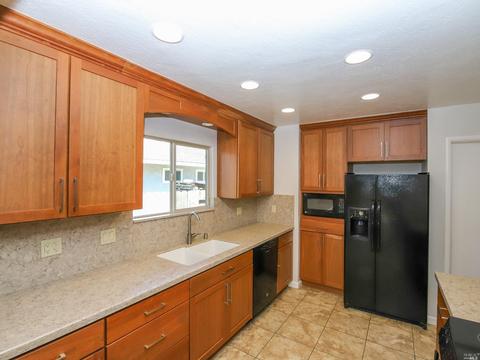 875 W B St, Dixon, CA 95620 photo 8