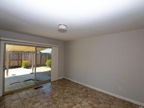 875 W B St, Dixon, CA 95620 photo 9