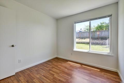 219 Holly St, Vallejo, CA 94589 photo 13