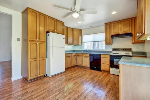 219 Holly St, Vallejo, CA 94589 photo 10