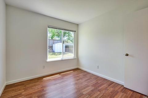 219 Holly St, Vallejo, CA 94589 photo 14