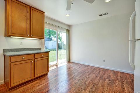 219 Holly St, Vallejo, CA 94589 photo 11