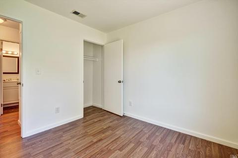 219 Holly St, Vallejo, CA 94589 photo 16