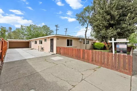 705-707 Oregon St, Fairfield, CA 94533