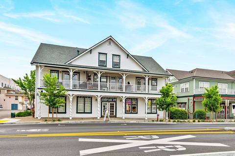 9040 Windsor Rd, Windsor, CA 95492