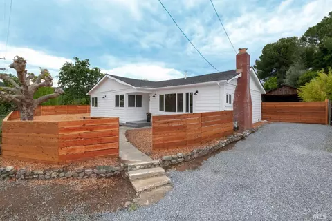 25 Church Ln, Cloverdale, CA 95425