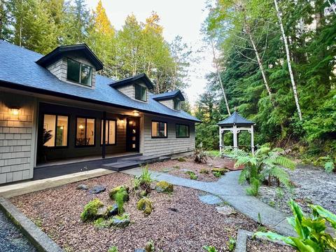 10883 Cummings Ln, Mendocino, CA 95460