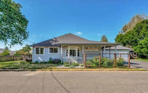 2390 I St, Petaluma, CA 94952