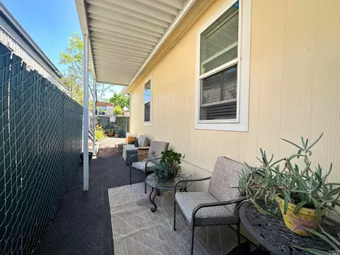 2130 Redwood Hwy #D8, Greenbrae, CA 94904