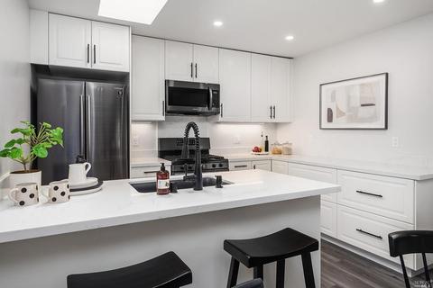 29 Inyo Cir, Novato, CA 94947