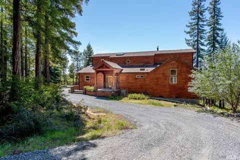 43951 Iversen Rd, Gualala, CA 95445