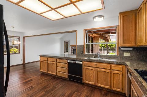 685 E 4th St, Sonoma, CA 95476 photo 7