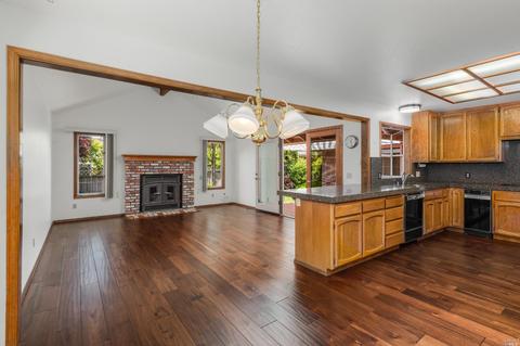 685 E 4th St, Sonoma, CA 95476 photo 6