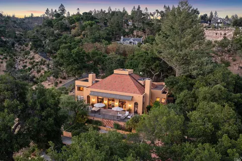 1103 Brittany Ln, Saint Helena, CA 94574