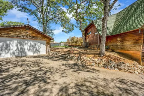 1239 Boggs Ln, Lakeport, CA 95453