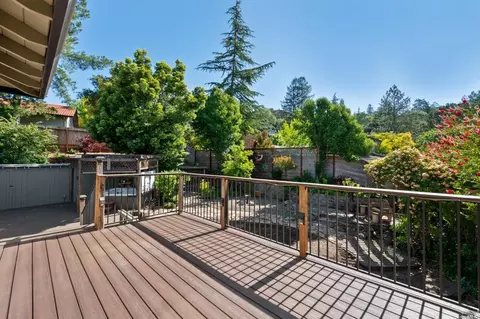2610 Hidden Valley Dr, Santa Rosa, CA 95404