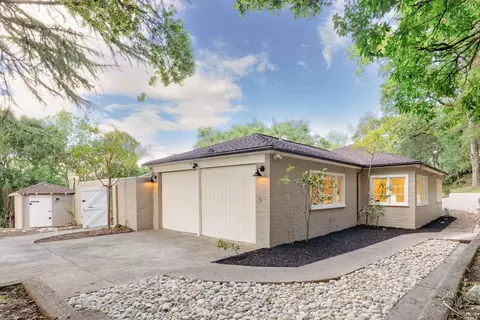1546 Ronne Dr, Santa Rosa, CA 95404