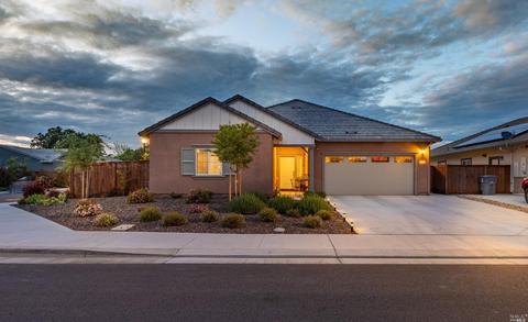 960 Camelia Dr, Dixon, CA 95620