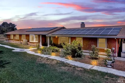 5115 Griffin Rd, Vacaville, CA 95688