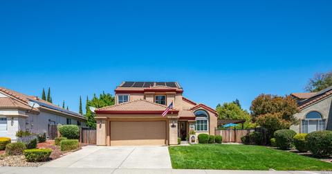 773 Roscommon Dr, Vacaville, CA 95688