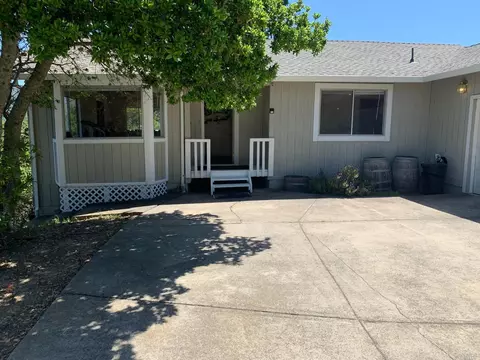55 Zinnia Ln, Napa, CA 94558