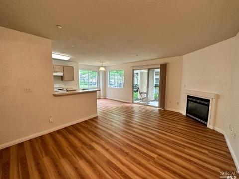 2001 Eastwood Dr #12, Vacaville, CA 95687