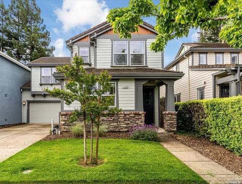 1645 Pear Tree Ln, Napa, CA 94558