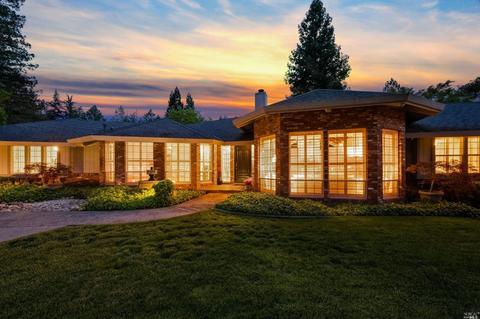 3118 Montecito Meadow Dr, Santa Rosa, CA 95404