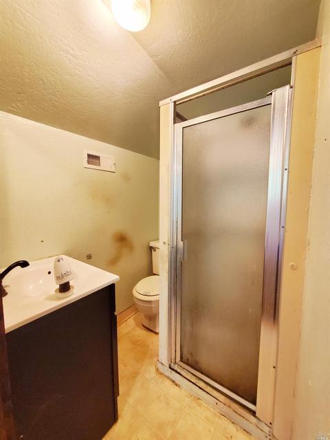 33 Alameda Ave, Willits, CA 95490 photo 17