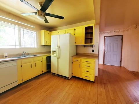 33 Alameda Ave, Willits, CA 95490 photo 11