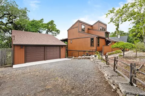 26807 Oak Knoll Ter, Cloverdale, CA 95425