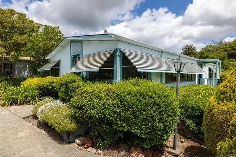 186 Mosscreek Ct, Santa Rosa, CA 95409