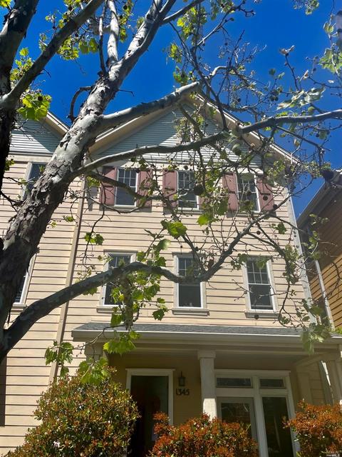 1345 Sycamore Ave, Hercules, CA 94547