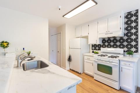 754 William Ct, Napa, CA 94558 photo 2