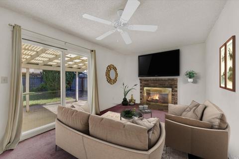 185 Mesa Ct, Vacaville, CA 95687 photo 3