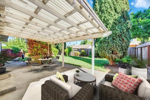 185 Mesa Ct, Vacaville, CA 95687 photo 5