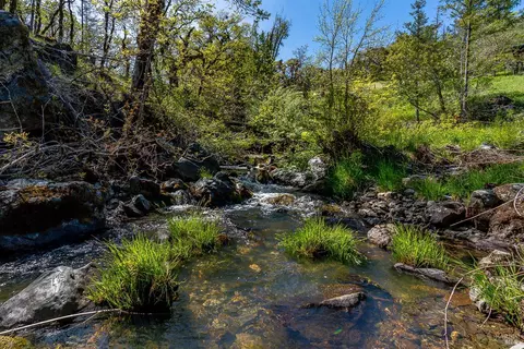 28500 Valley View Dr, Willits, CA 95490 photo 2