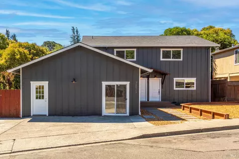 7631 Bately Ct, Sebastopol, CA 95472
