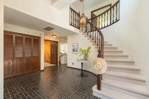 2 Caddy Ct, Novato, CA 94949 photo 2