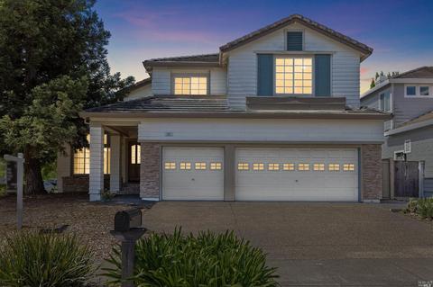 1901 Rainier Cir, Petaluma, CA 94954