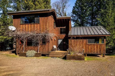 56511 Registered Guest Rd, Laytonville, CA 95454