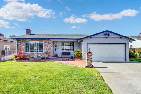 641 W D St N, Dixon, CA 95620