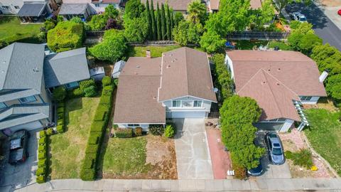 103 Beverly Ct, Vacaville, CA 95687 photo 2