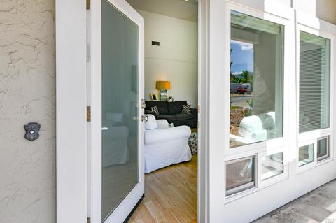 922 Mariposa Ln, Saint Helena, CA 94574