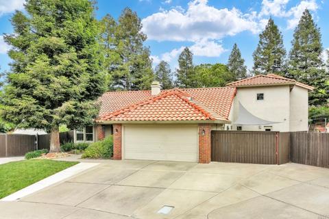 919 Lochearn Ct, Vacaville, CA 95688
