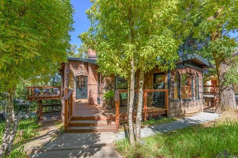 12 Madrone Rd, Fairfax, CA 94930
