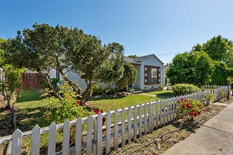 2056 Magowan Dr, Santa Rosa, CA 95405