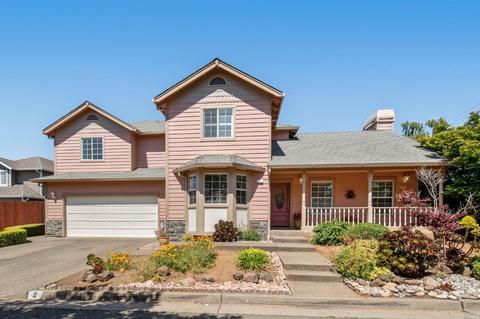 2 Goldminer Ct, Novato, CA 94947